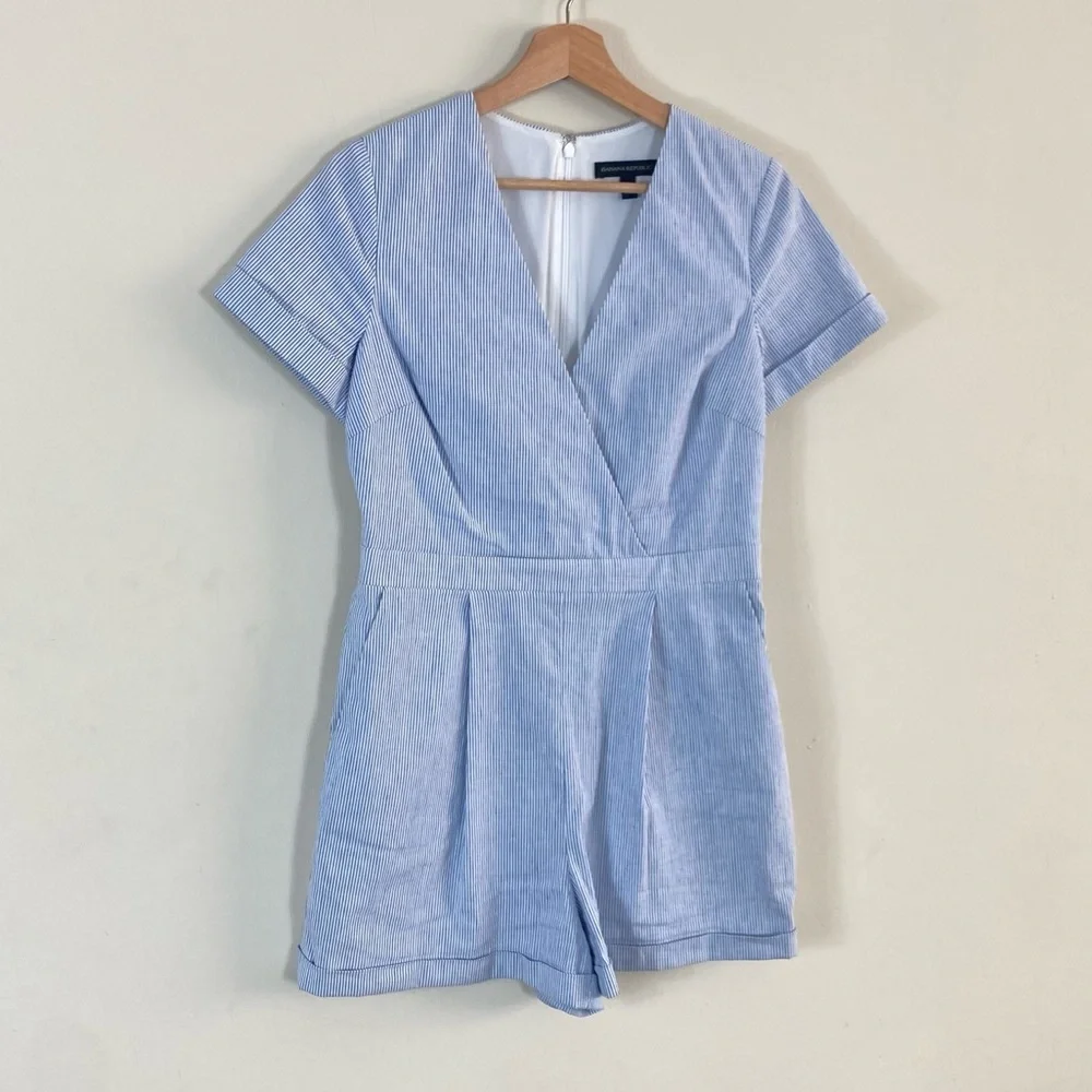 Banana Republic Seersucker Linen V-Neck Short Sleeve Blue White Striped - 6